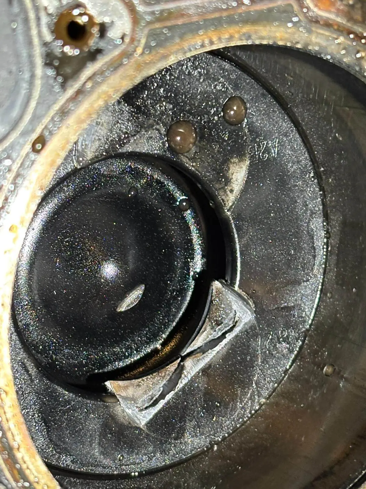 Silnik Ford 1.8 TDCI z uszkodzeniem po urwanym pasku rozrządu